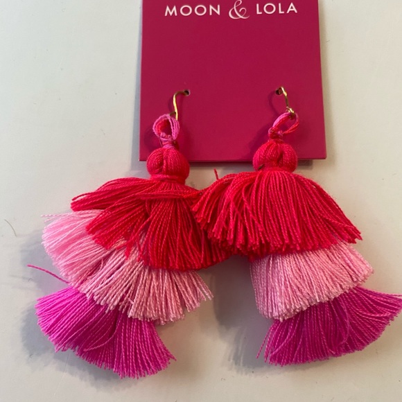 Tassel earring - Picture 2 of 2